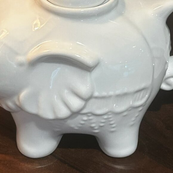 NWOT Vintage BIA Cordon Bleu Elephant Teapot - Picture 3 of 6